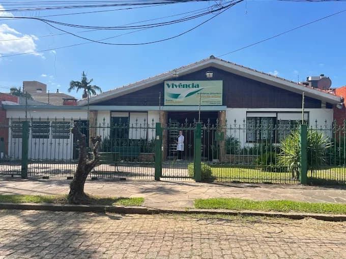 Área externa de residencial geriátrico no Jardim Lindóia